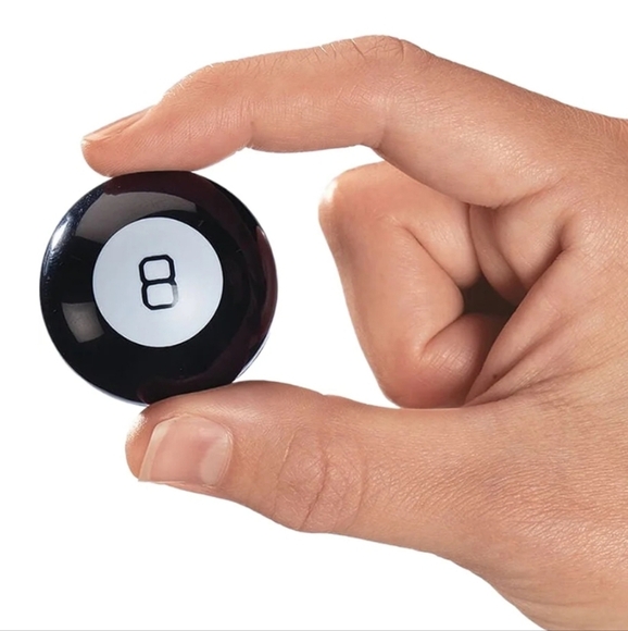 World's Smallest Actually Works Brand New - Magic 8 Ball - Picture 1 of 3
